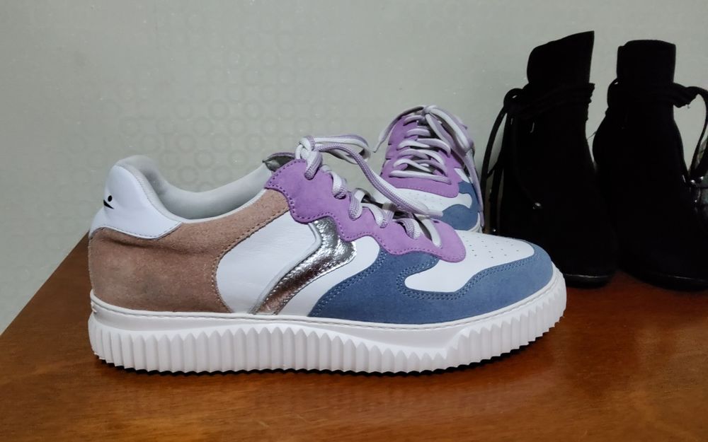 Продам женскую обувь