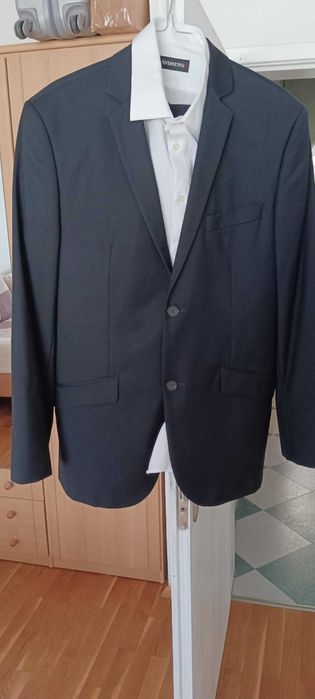 Мъжки костюм Andrews размер 52 и риза Andrews XL