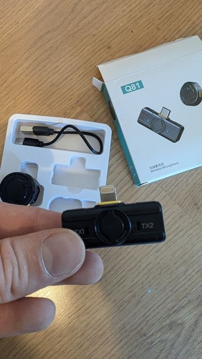 Петличка q81 для iPhone вход lightning