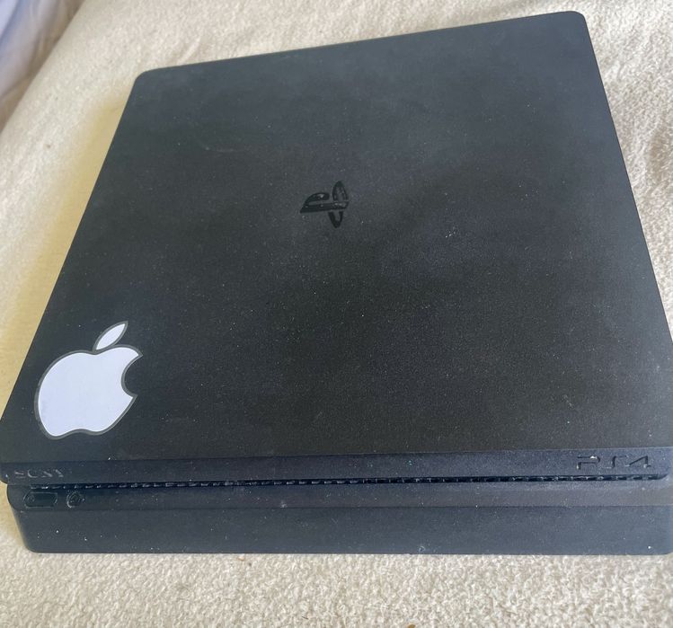 Vand sau schimb ps4 slim