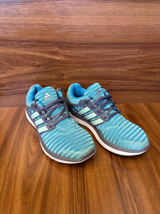 Женские кроссовки adidas! Оригинал !