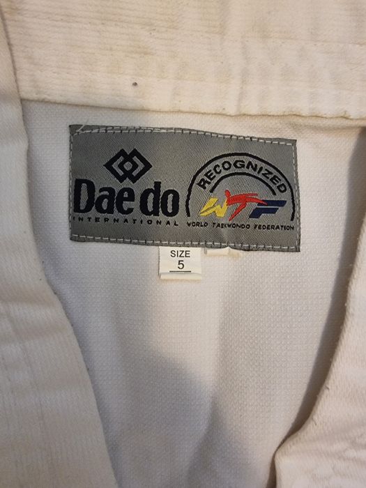 Dobok echipament sportiv Taekwondo