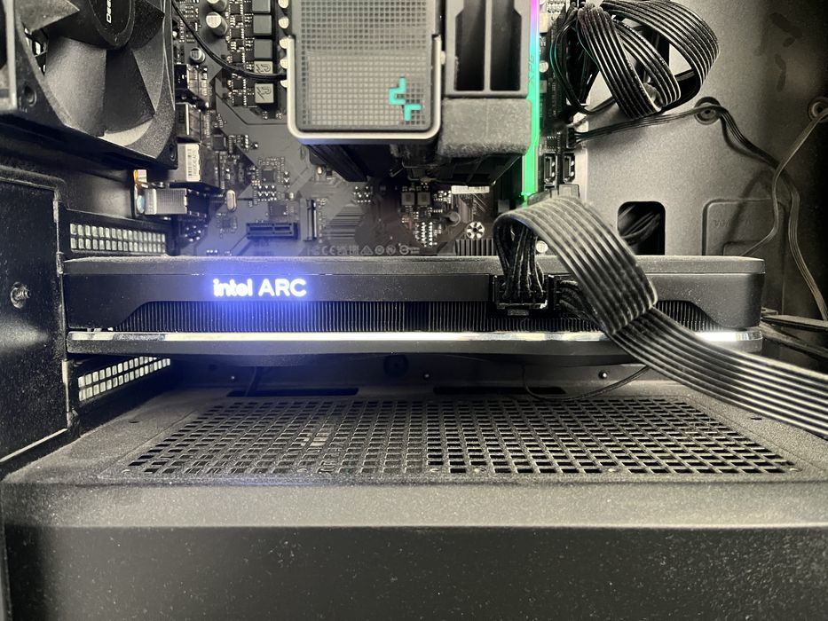 Видеокарта Intel ARC A750
