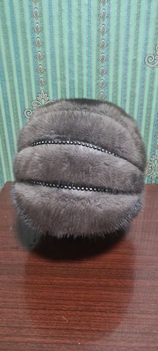Норковая шапка разм. 57-58. В отличном состоянии.