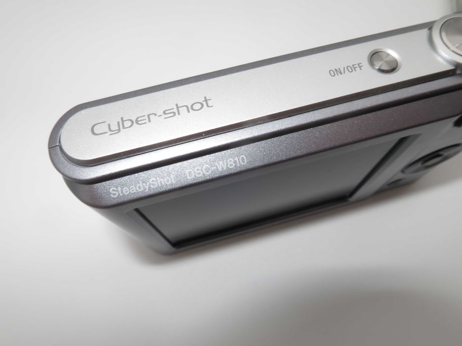 Sony Cyber-shot DSC W810 ултра компактен цифров фотоапарат, дигитална камера 20 MP, в отлично състояние, пълен комплект, работи перфектно