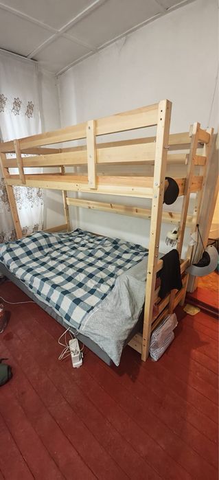 кровать  / төсек