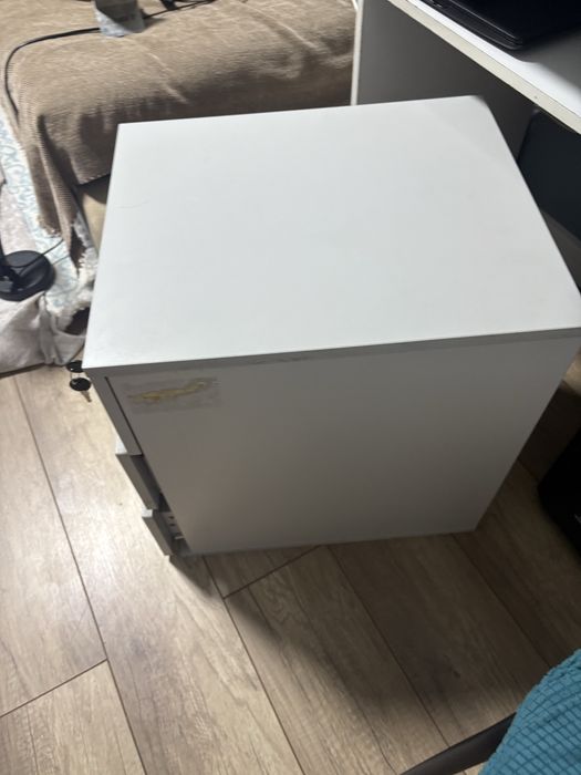 Офисная тумба серого цвета