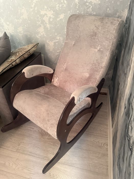 Продам кресло качалка