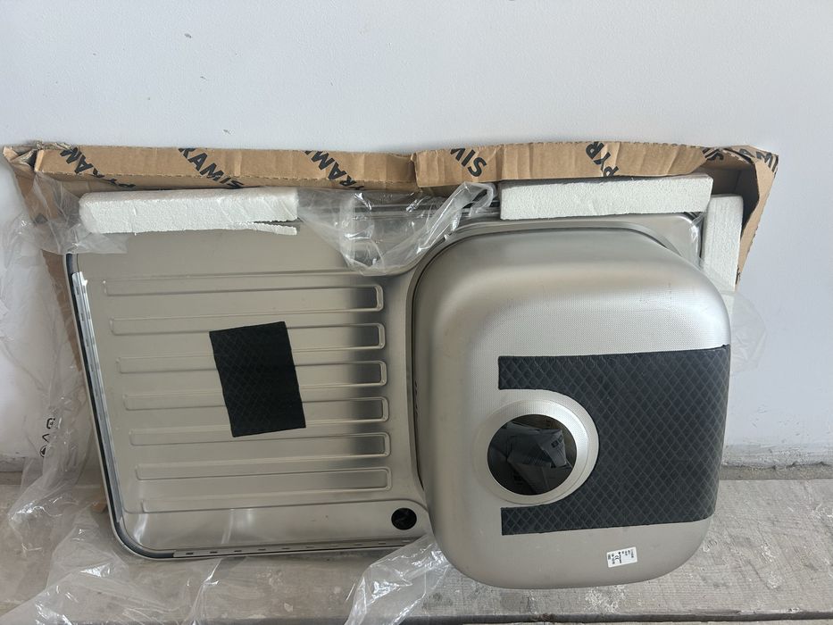 Продавам мивка PYRAMIS