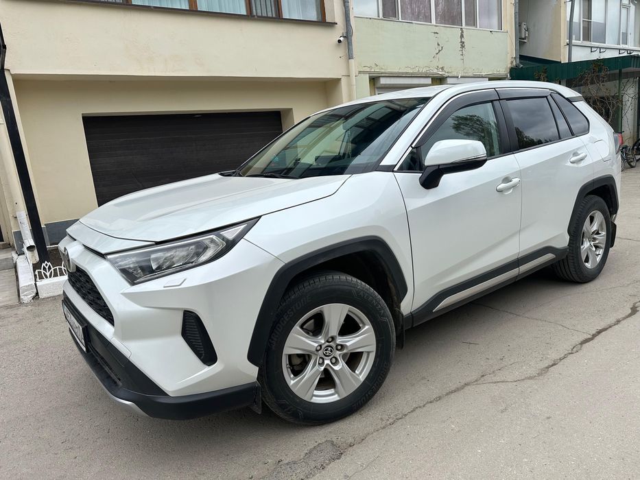 Toyota Rav 4 2021 г