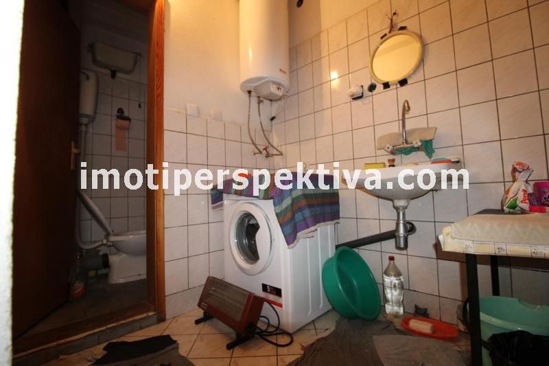 Продава се Къща в Пловдив, Център - 380 кв.м за 790 €/кв.м - Снимка #13