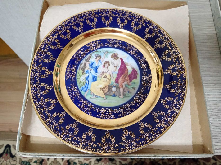 продам тарелки мадонна и  2 блюда