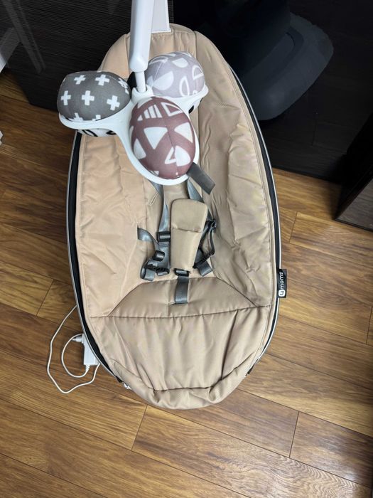 Електрическа бебешка люлка mamaRoo 5.0 , бежова