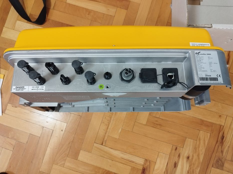Соларен инвертор SolarMax 3000S