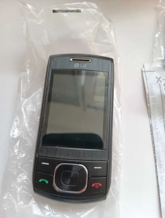 Telefon LG GU230, nefolosit ,full box , complet, pentru colectie sau pentru folosinta