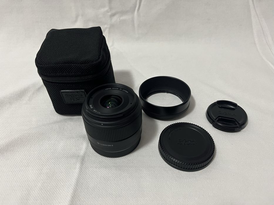 Obiectiv Sigma 19mm f2.8 EX DN  Impecabil