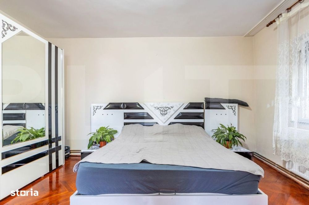 Casa 3 camere, curte si gradina, teren 765 mp, garaj, Micalaca, front