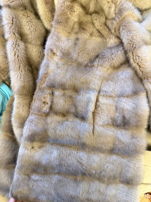 Продам норковую шубу.