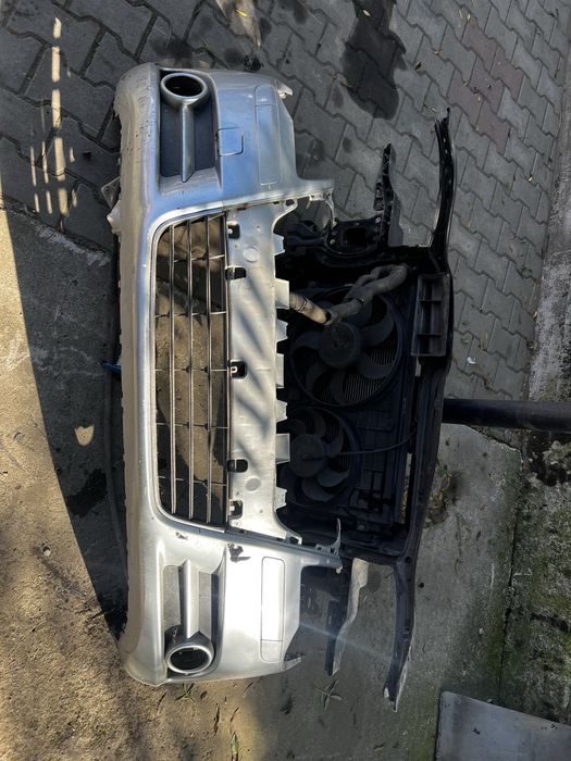 Bara fata Volskwagen Eos Piese dezmembrari Volskwagen Eos
