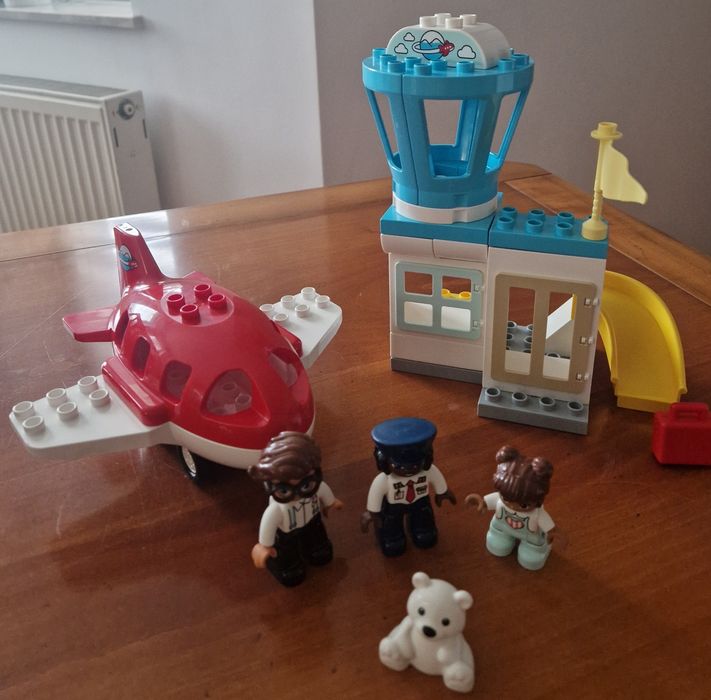 Lego Duplo Town - Avion si aeroport