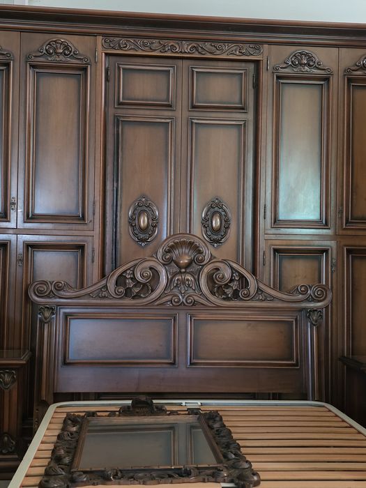 Dormitor complet lemn masiv Pat noptiere 1comoda șifonier