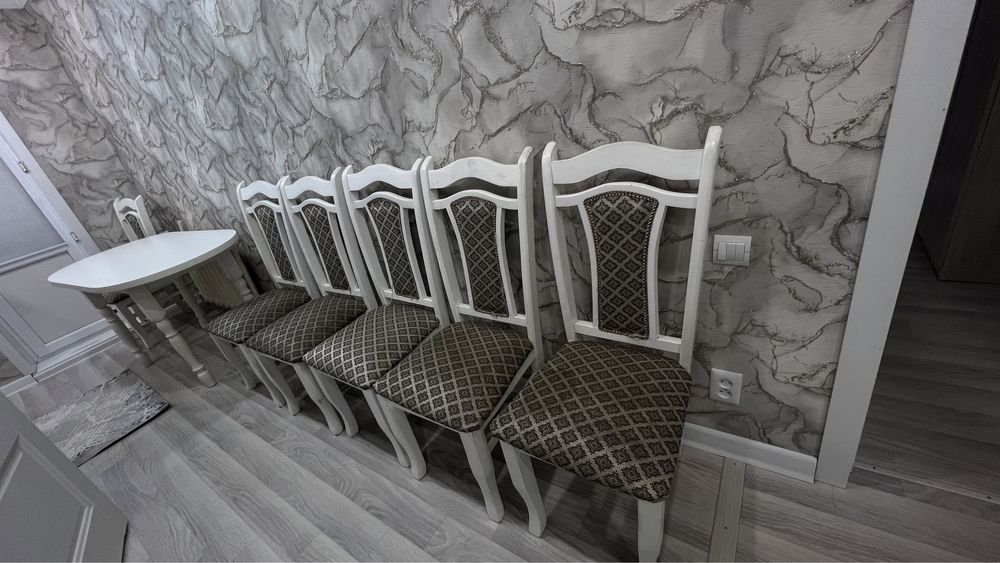 Продам стулья 8 штук