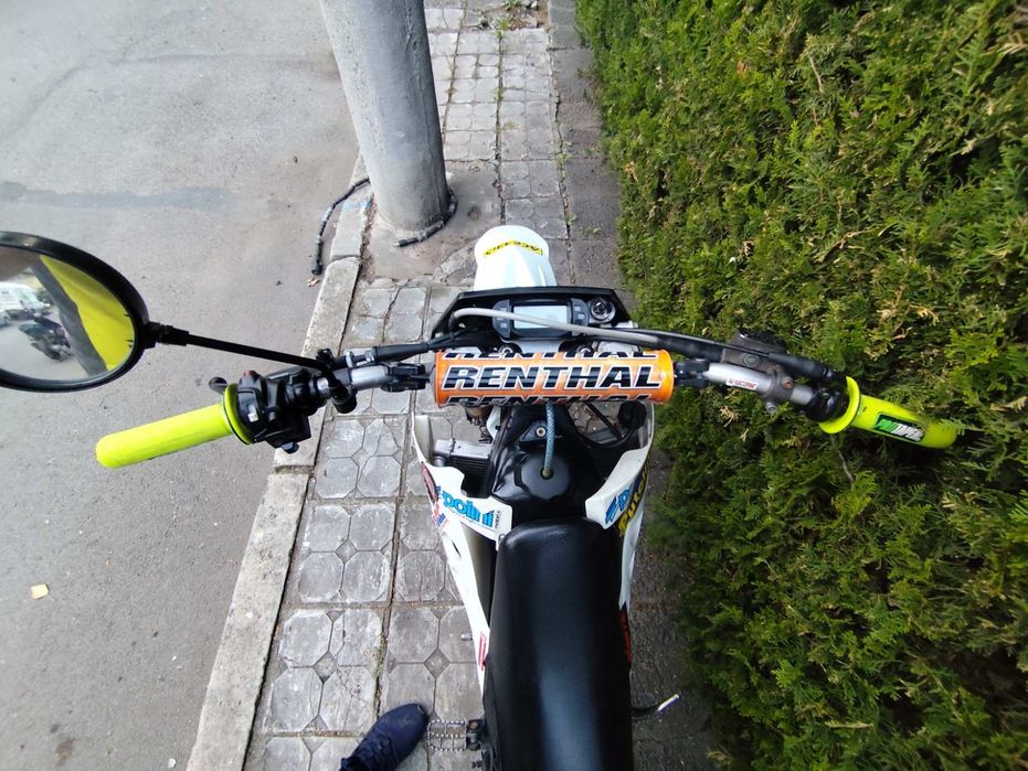 Fanatic Motor 50 Супермото с 6 скорости.