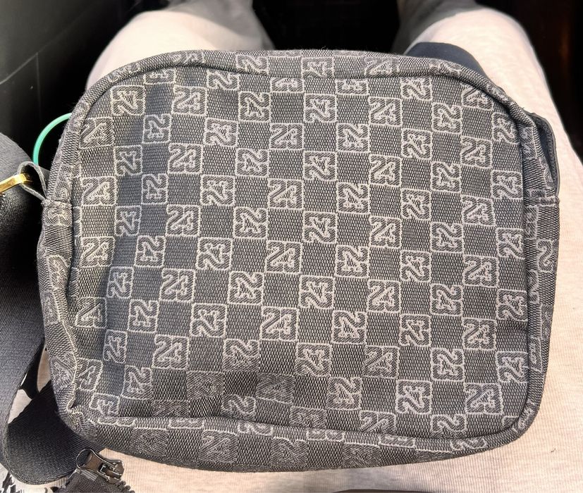 Продам барсетку jordan