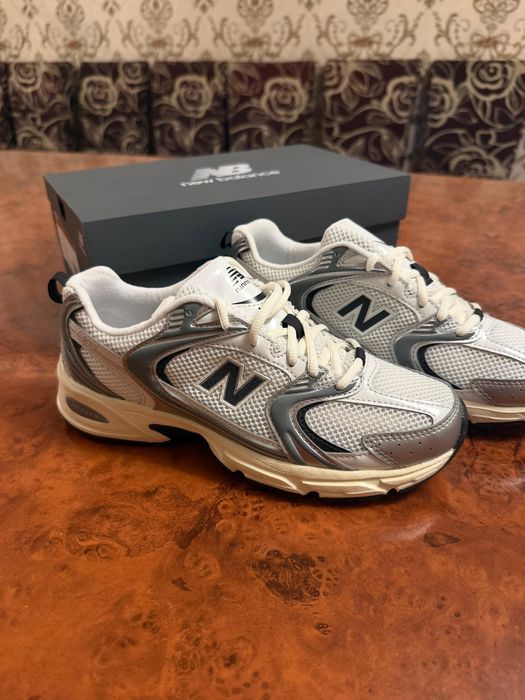 Продам новые New balance 530