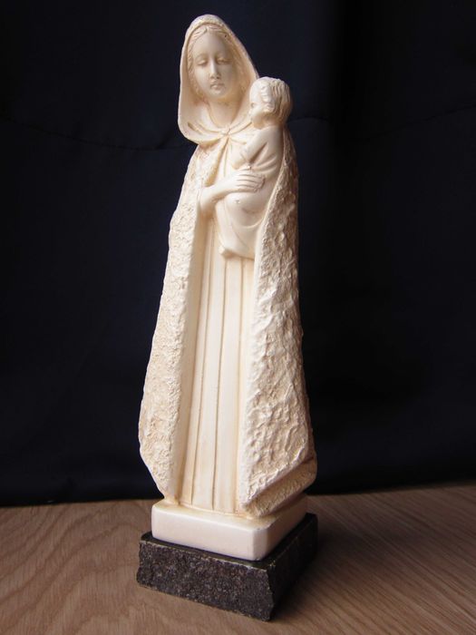 cadou rar si deosebit Madonna Maria, semnat Franta 1960 handmade