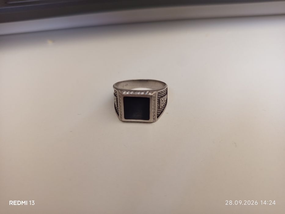 Серебренный кольцо