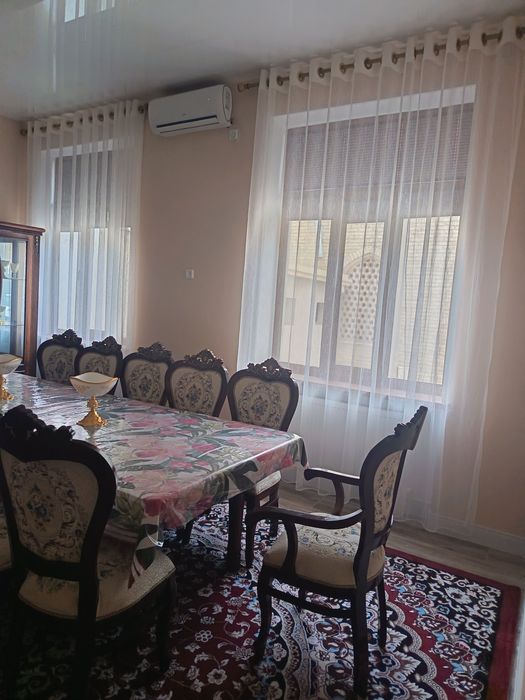 Продаются стол и стулья