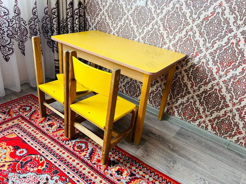 Детские стол стулья