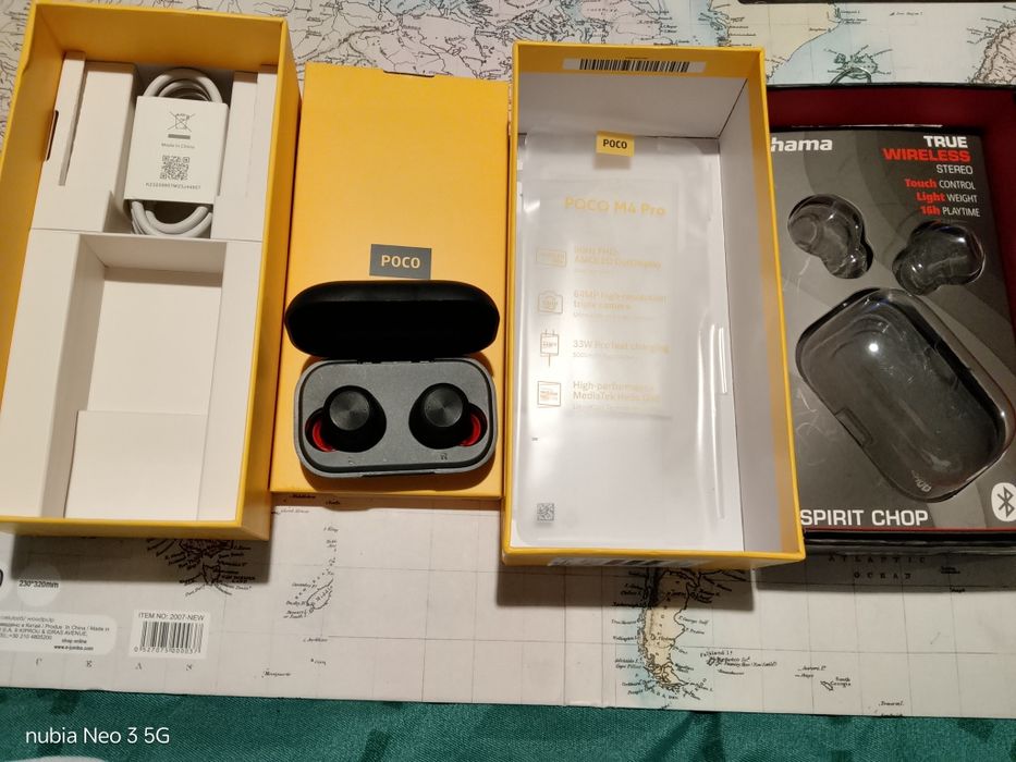 Poco M4pro la cutie și casti Hama