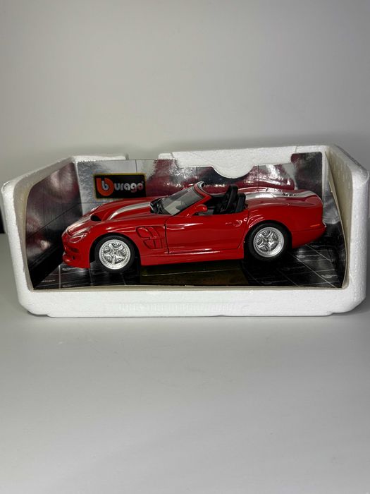 Machetă 1:18 Shelby Series 1 1999 (Producător Bburago)