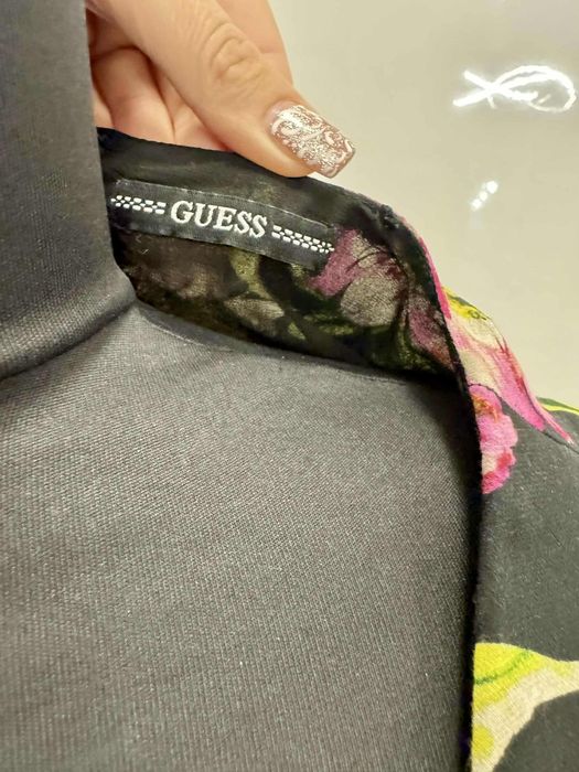 Черна рокля GUESS