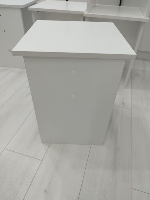 Табуретки белые. Новые.