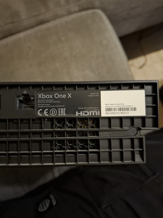 Vand Xbox One X Impecabil