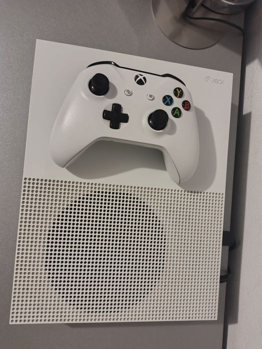 Vând Xbox one s!