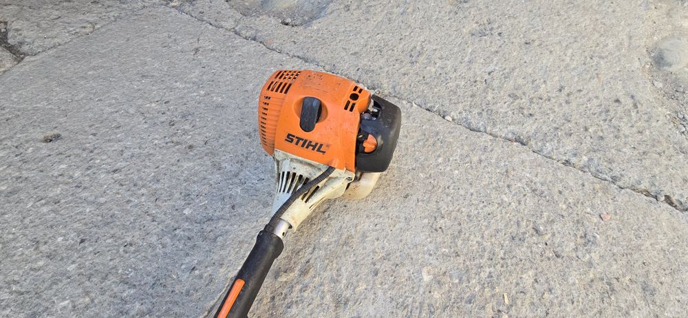 Vând moto cositoare STIHL FS 87 R