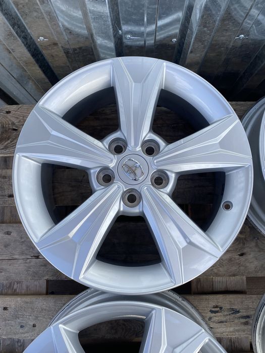 17 цола 5 х 114.3 мм Тойота  C-HR  , Аурис , Auris , Toyota