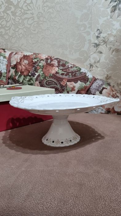 Тортница на ножке / ваза
