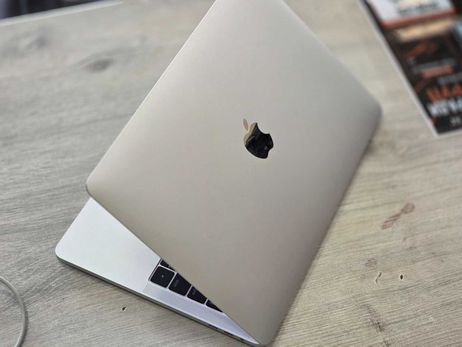 MacBook Pro 13