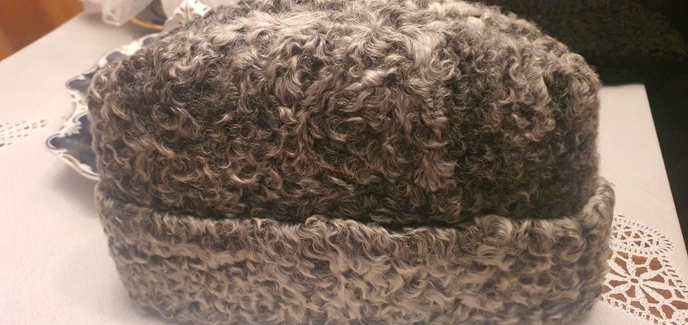 Căciuli Astrahan NOU SIGILAT