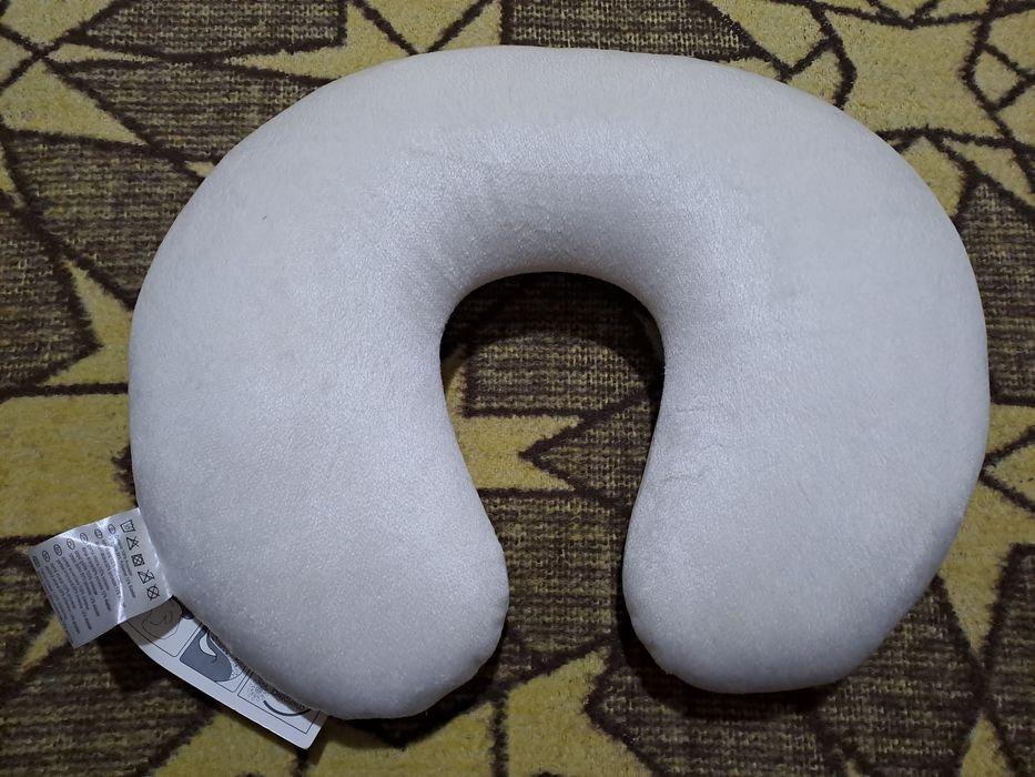 Нова възглавница за врат за път за кола с кадифе