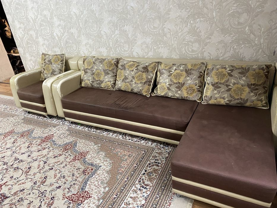 Диван большой длинный