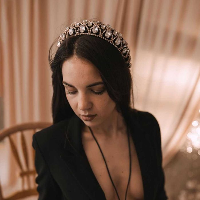 Дамска диадема с кристали