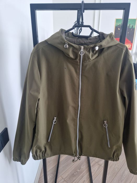 Ветровка женская