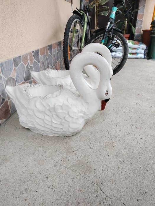Ghiveci model lebăda 2 buc 15 kg bucata
