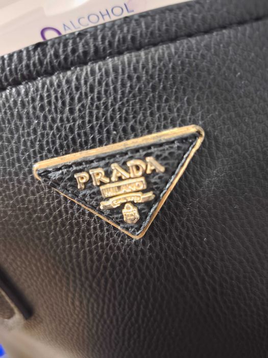 Geantă tip tote stil Prada